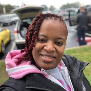 Meet your Posher, Denise